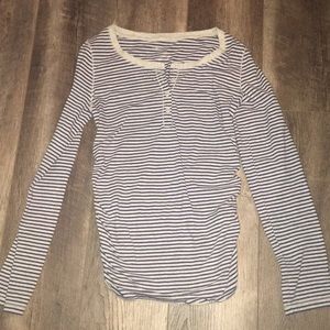 Light weight maternity top